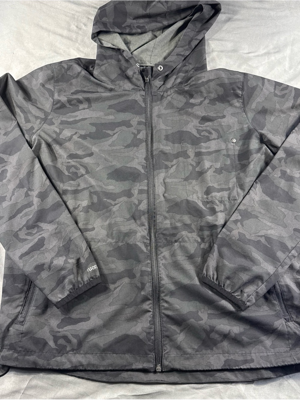 Vuori Womens Outdoor Trainer Shell Jacket Black Camo Hooded Windbreaker VW501 XL